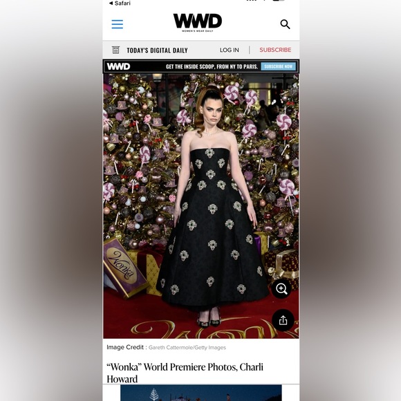 CAROLINA HERRERA
Strapless crystal-embellished embroidered cloqué gown - Picture 4 of 12